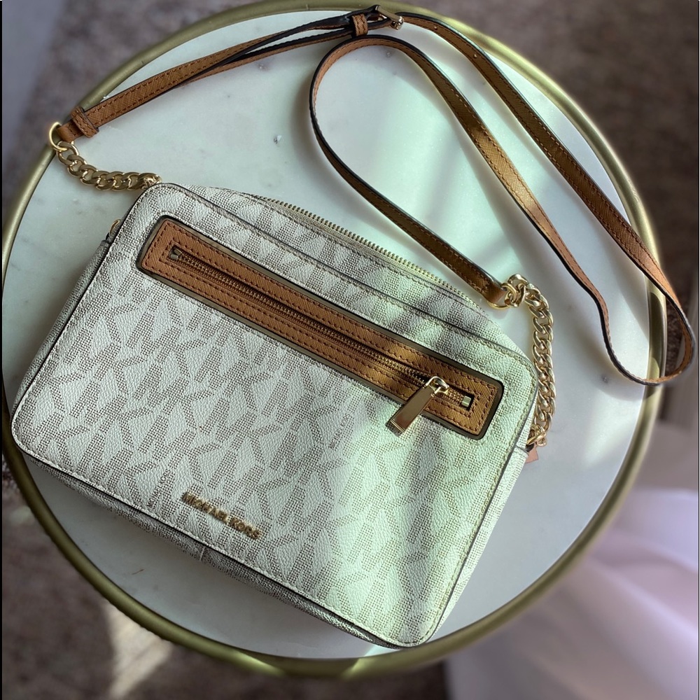MK cross body purse